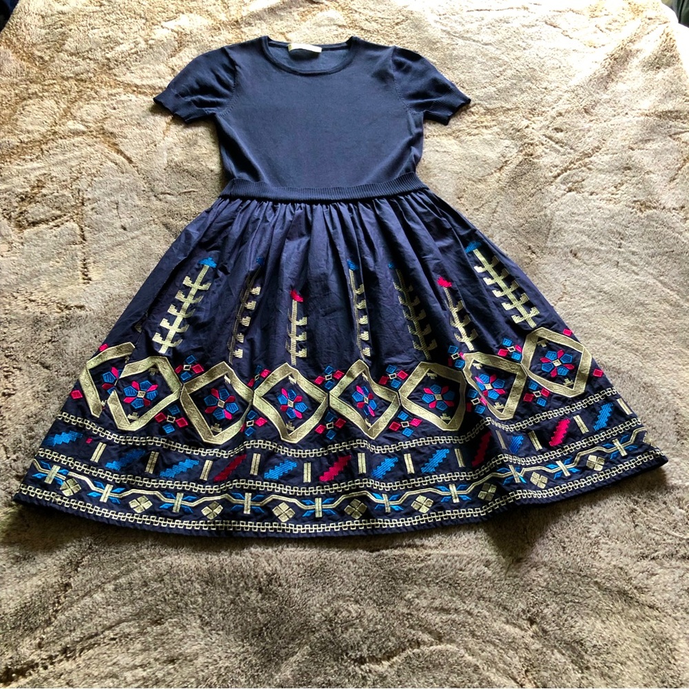 yujia embroidered navy dress Size S